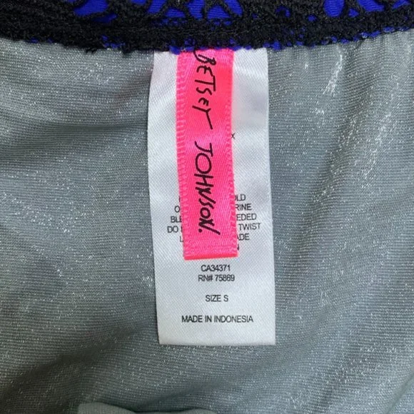 Betsey Johnson Love Lace Crochet Matching Bikini Set - Picture 6 of 16